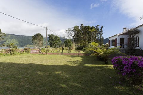 Lake View House Country House in Azores District