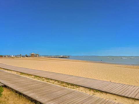 Somptueuse demeure Arcachonnaise de caractère avec accès direct à la plage Villa in Arcachon