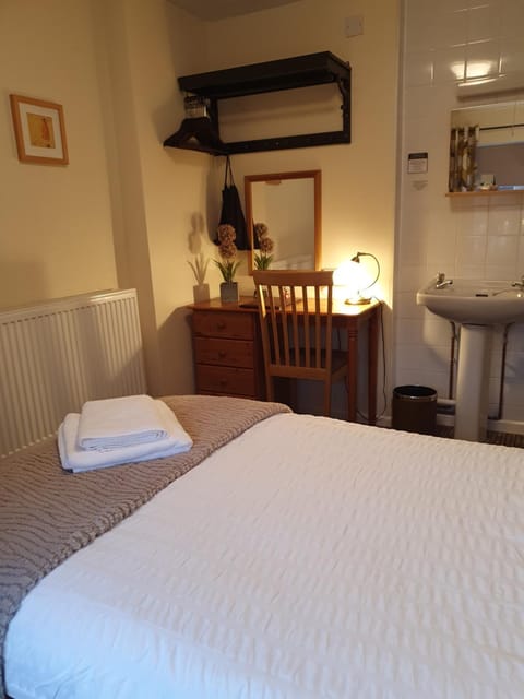 Apple Blossom Guesthouse Bed and Breakfast in Charnwood