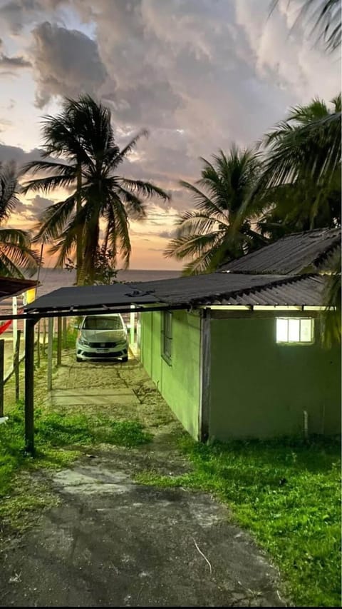 Casa na Beto, beach front House in Belém