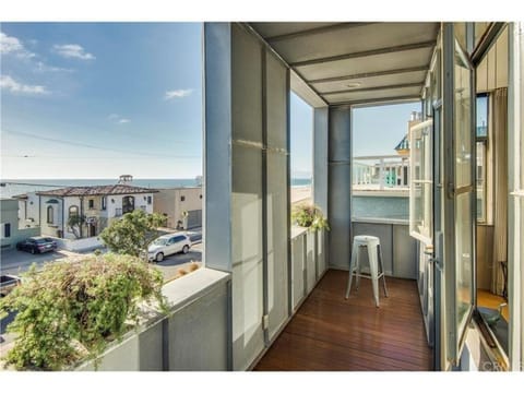 31 Days Rent Minimun! Amazing Vacation House Ocean View Near the Beach Villa in Hermosa Beach