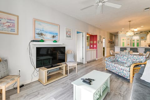 4 Mi to Ocean Myrtle Beach Condo with Resort Perks Apartment in Carolina Forest