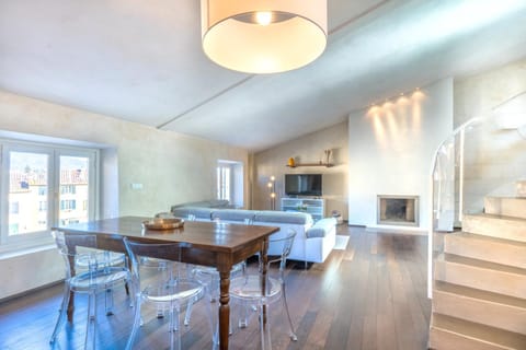 TV and multimedia, Living room, Dining area