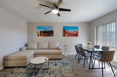 Relaxing 2B1B Hideaway with Free Parking Apartment in Mesa