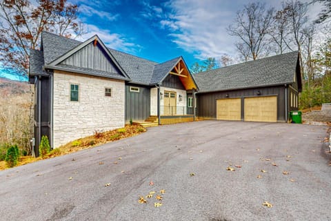 The Gilded Owl House in White County