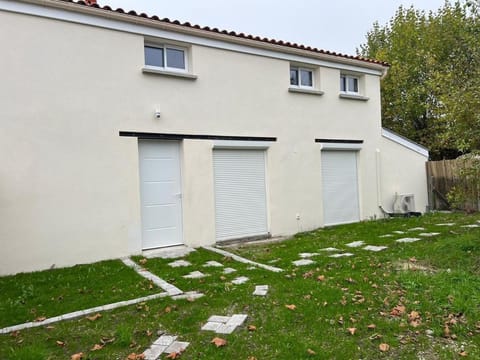 maison 3 chambres avec jardin House in Le Haillan