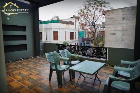 Comfort Living By Oasis Estate UK Bed and Breakfast in Lahore