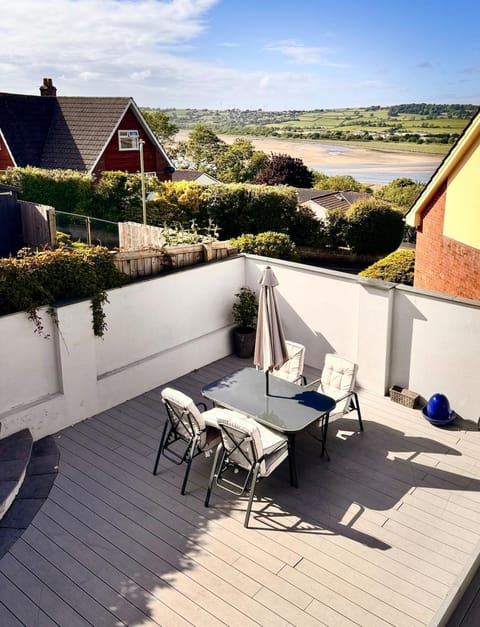 Stylish home, with amazing estuary view Villa in Barnstaple