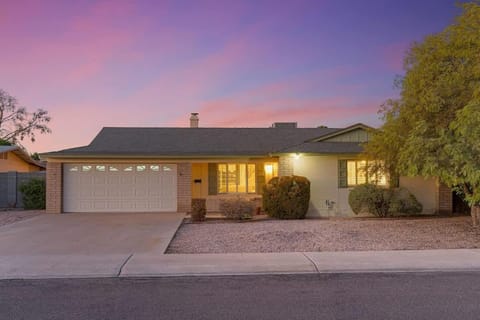 Arizona Haven-Pool-Game Room House in Tempe