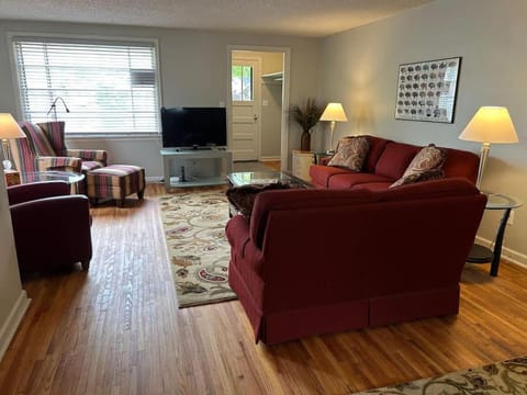 Spacious 2BR Apt in the Heart of Fargo Apartment in Fargo