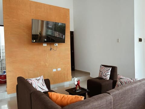 Communal lounge/ TV room, TV and multimedia, Living room, Seating area, Evening entertainment