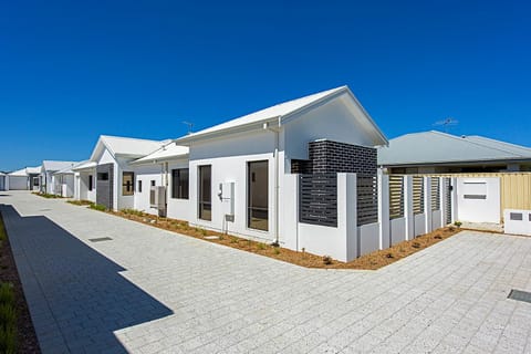 Property building, Day, Neighbourhood, Street view