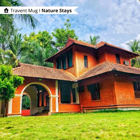 Ambara Kovilakam Villa by Travent Mug Villa in Kerala