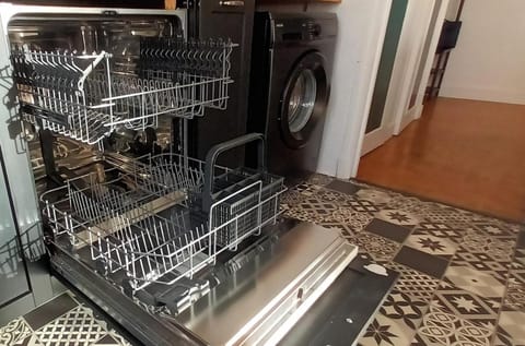 dishwasher, washing machine