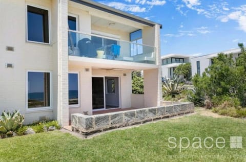 Quintessential Oceanview apartment in Cottesloe Apartment in Perth