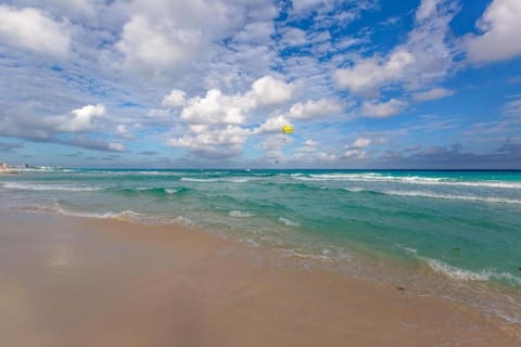 Sea Bloom Apartment in Cancun