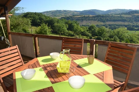 Property building, Balcony/Terrace, Living room