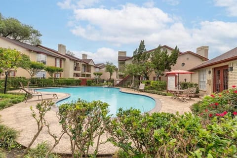 Quiet & Stylish Retreat - Near Nrg At Tx Med Cntr Apartment in Houston