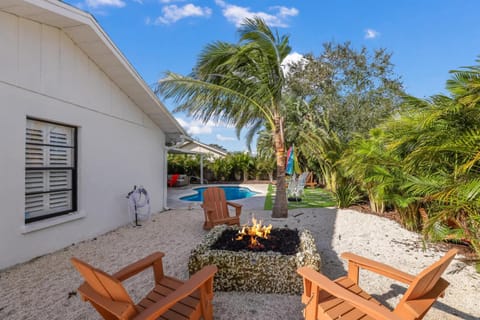 Heated Pool Mini Golf Game Room Near Beaches House in Bradenton