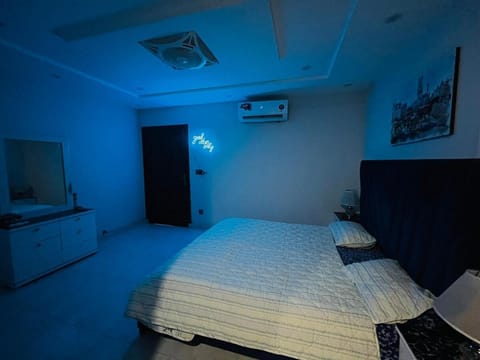 Couple Freindly Cozy apartment Apartment in Lahore