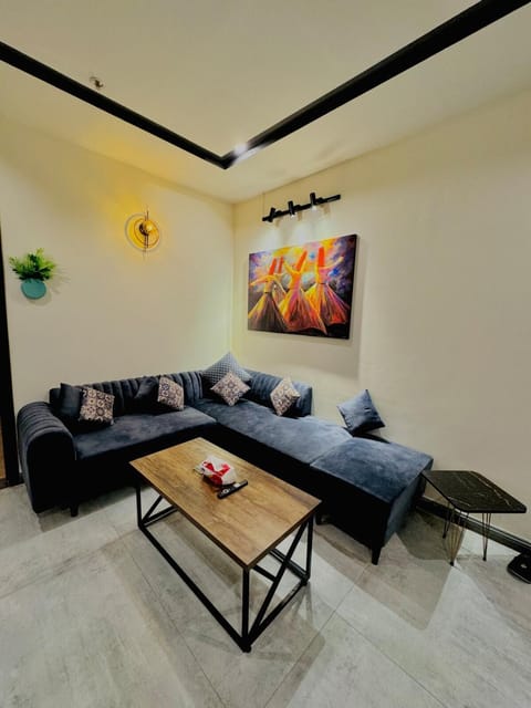 luxury apartment in Gulberg Green Apartment in Islamabad