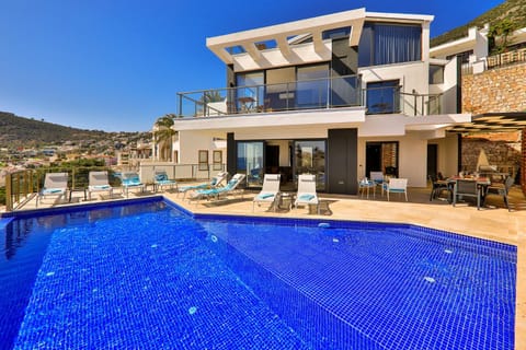 Day, Pool view, Swimming pool, sunbed