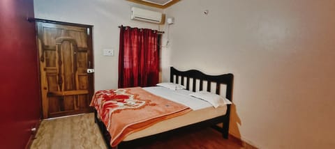 Goa Holiday Studio Apartment Bed and Breakfast in Calangute