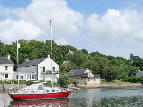 The Old Mill, Luxurious holiday home with a view Apartamento in Menai Bridge