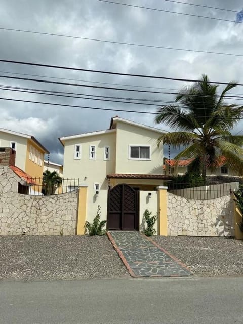 Property building, Day, Neighbourhood, Street view