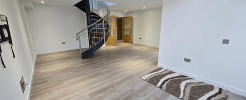 Riverside Penthouse, Amazing Views, 3 King Bedrooms, 2 Bathrooms, Fully Equipped, River Views, City Centre, Free Parking, Free WiFi Apartment in Dundee