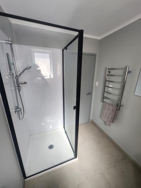 Raglan by the Sea - 2 Bedroom Apartment Apartment in Raglan