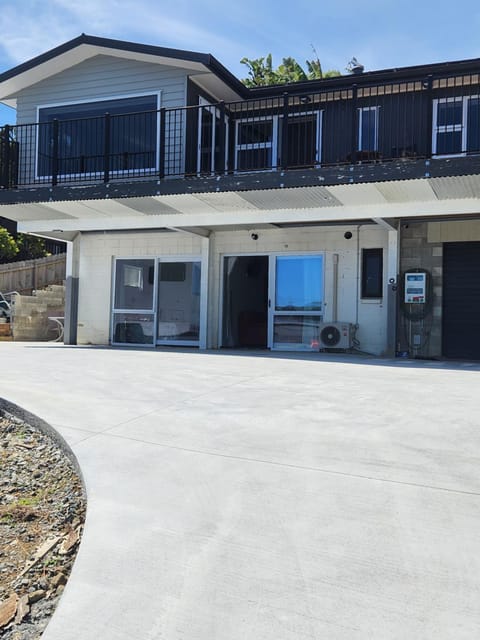 Raglan by the Sea - 2 Bedroom Apartment Apartment in Raglan