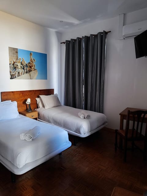 Guest House Rooms in Bairro Alto Bed and Breakfast in Lisbon