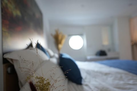 Hotel Restaurant Brasserie Feestzaal Ahoi, Kortrijk Hotel in Flanders