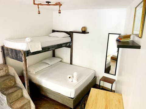 Bed, Photo of the whole room, bunk bed