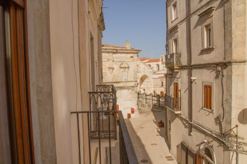 Nearby landmark, View (from property/room), View (from property/room), Balcony/Terrace, Balcony/Terrace, City view, City view, Landmark view, Landmark view, Street view, Street view, Quiet street view