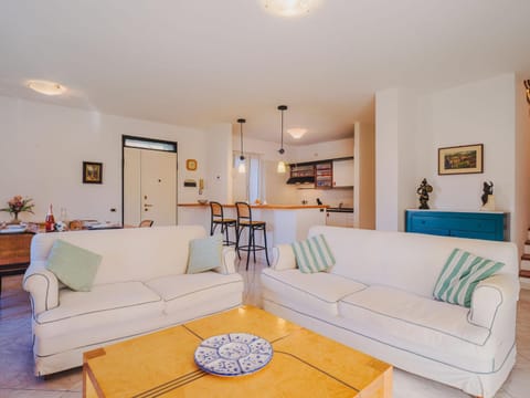 Holiday Home Lucerna Due-5 by Interhome House in Ameglia