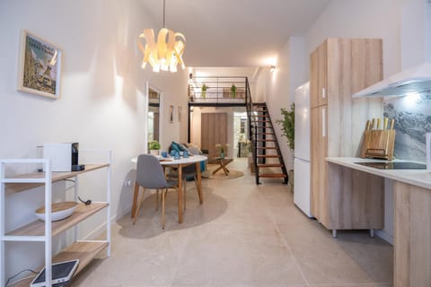Floor plan, Dining area