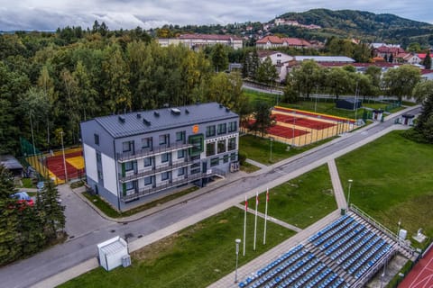 Property building, Day, Neighbourhood, Natural landscape, Bird's eye view, City view, Mountain view, Street view