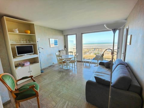 TV and multimedia, View (from property/room), Balcony/Terrace, Living room, Dining area