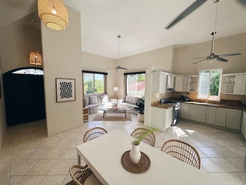 Living room, Dining area, kitchen