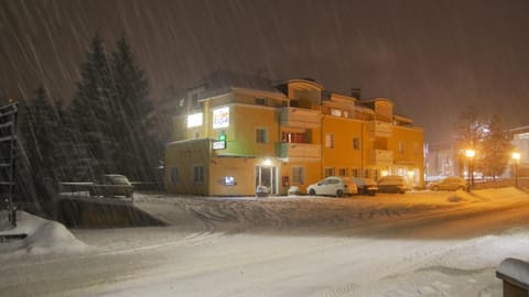 Property building, Facade/entrance, Winter