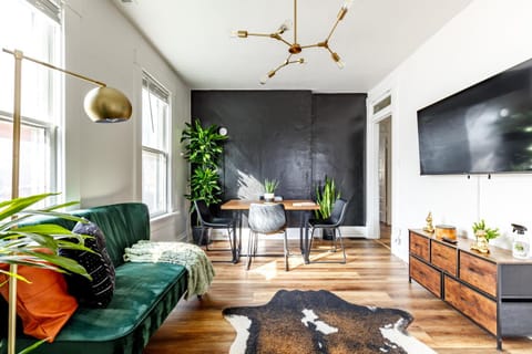 Communal lounge/ TV room, TV and multimedia, Living room, Seating area
