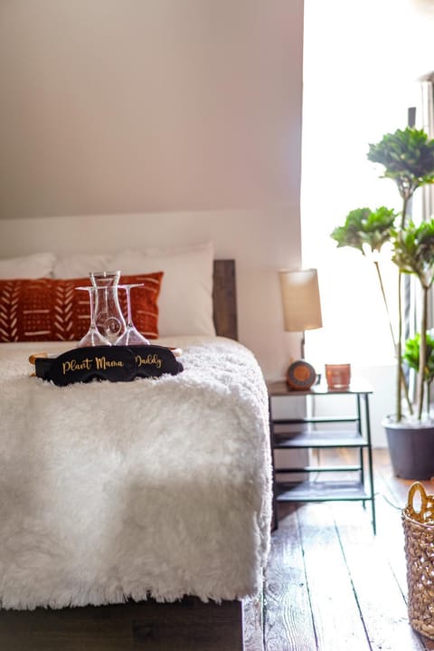 Jungle House Columbus - Luxury Downtown Homes Free Parking House in German Village