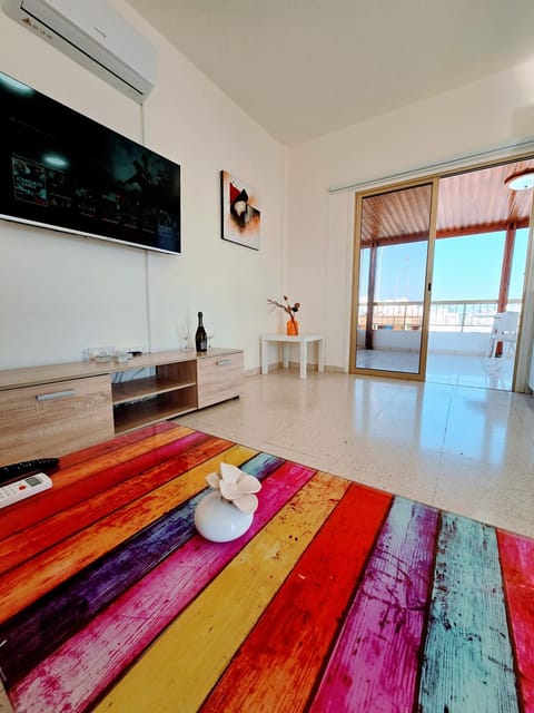 TV and multimedia, Living room, air conditioner