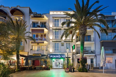 Sitges Group Beach Dreams Condo in Sitges
