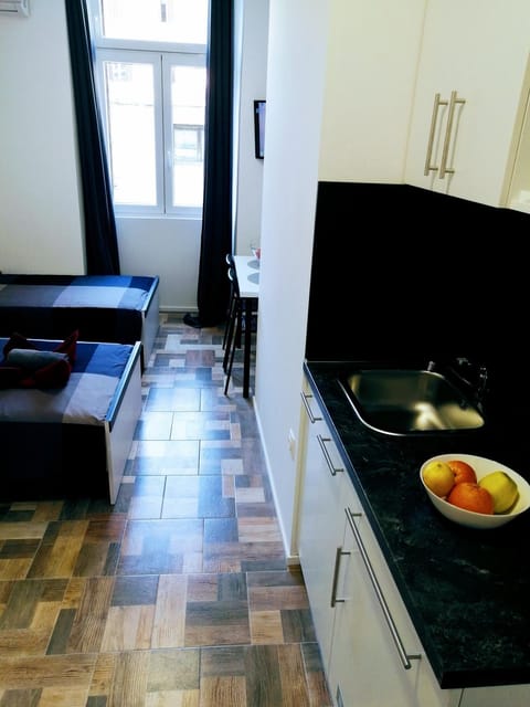Kitchen or kitchenette, Seating area, Dining area