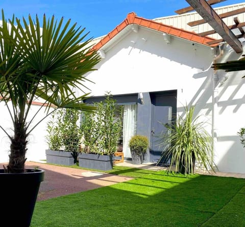 Day, Garden