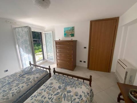 Appartamento con 2 camere da letto in villa con giardino e parcheggio Apartment in Diano Marina