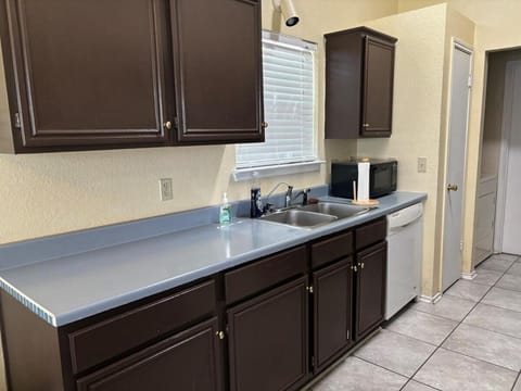 Spacious Home With Large Backyard House in Killeen